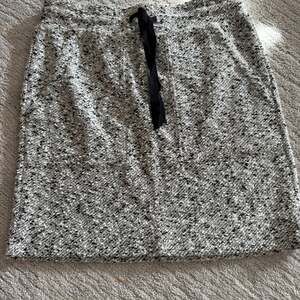 LOFT Lou Grey Tweed Pencil Skirt Size M Drawstring Pockets Black White Gray